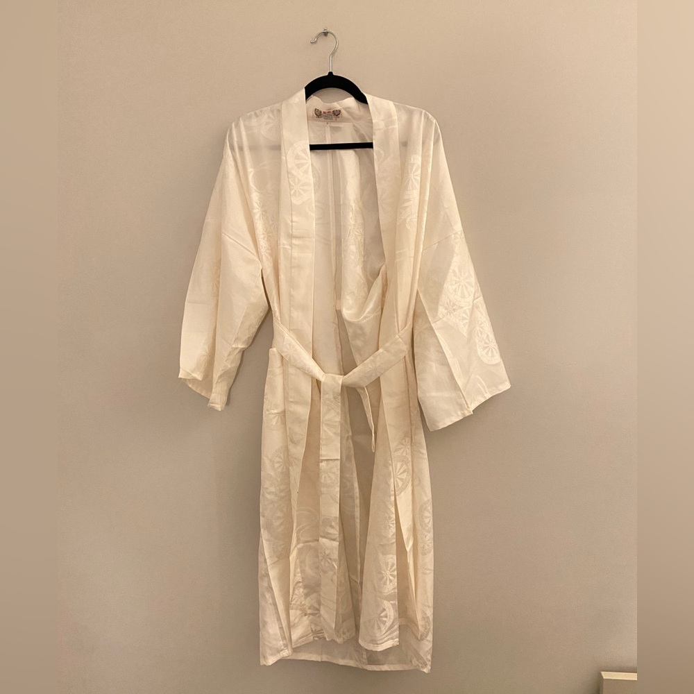 Dunhuang Pure Silk Off-White Robe - Size Small, Brand New